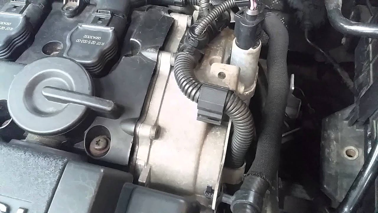 Audi A3 2.0 FSI Engine noise - YouTube