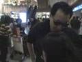 横山智佐と広井王子空港で出迎えた時のビデオクリップ