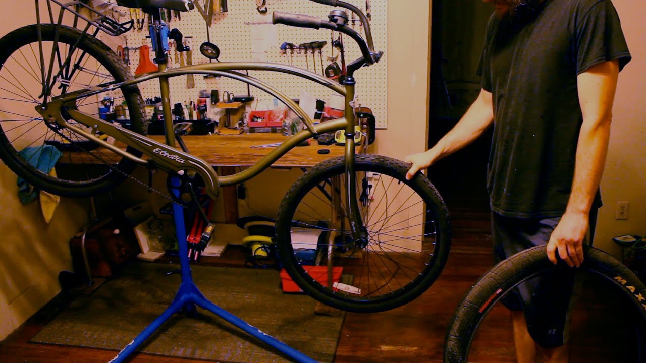 How to change a Bicycle Tire - YouTube