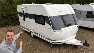 Hvordan kan man få så meget plads i en campingvogn på lidt over 4,5 meter?!