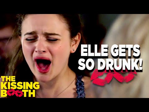 Elle Gets Too Drunk At Lee's Party! | The Kissing Booth