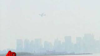 Raw Video: Low Flying Plane Causes Scare in NYC