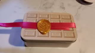 シーリングワックスで秘密の箱を封印する