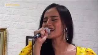 Gaun Merah - Hana Monina