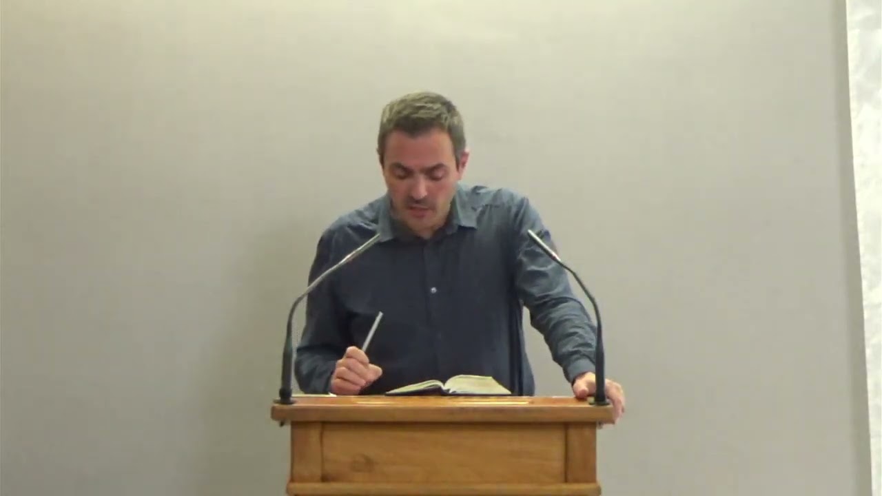 Ne devez rien à personne sinon de vous aimer