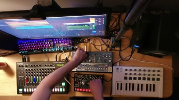 Live Techno jam #14 - TR-8S + Quadrantid Swarm + TD-3