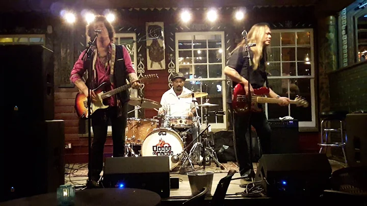 Doc Lovett & The Louisiana Remedy Knockin' On Heav...
