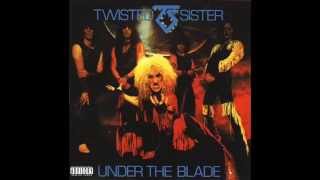 Vignette de la vidéo "Twisted Sister - Come On Feel The Noise!!!"