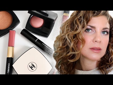 What's inside Makeup Artist @kateleemakeup's CHANEL Beauty kit