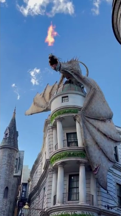 This is the characteristic building of Universal Studios Orlando-Fire Dragon.