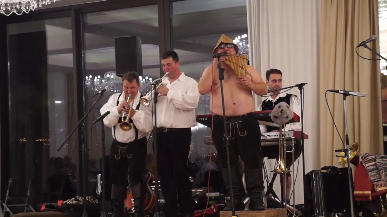 Ansambel Okrogli Muzikanti /  Die Runden Oberkrainer