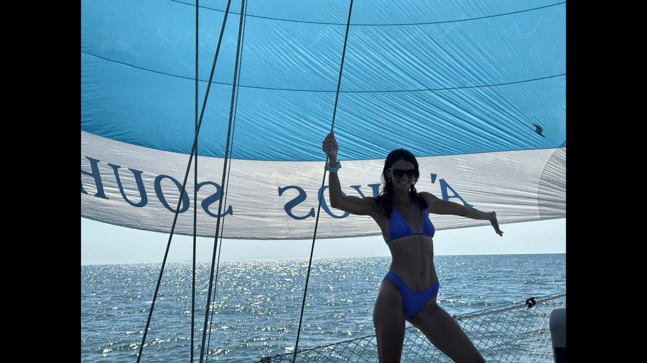 ⁣Sailing Barefoot is live! Come sailing with us!