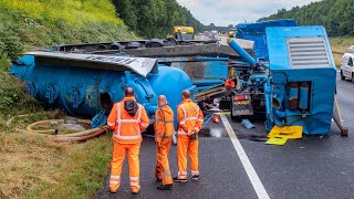 HEAVY RECOVERY : Truck loaded with 37 tons of gravel on its side 🚛👷🏻