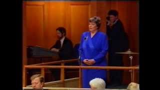 Video thumbnail of "A Man's A Man For A' That (Opening of Scottish Parliament) - Sheena Wellington"