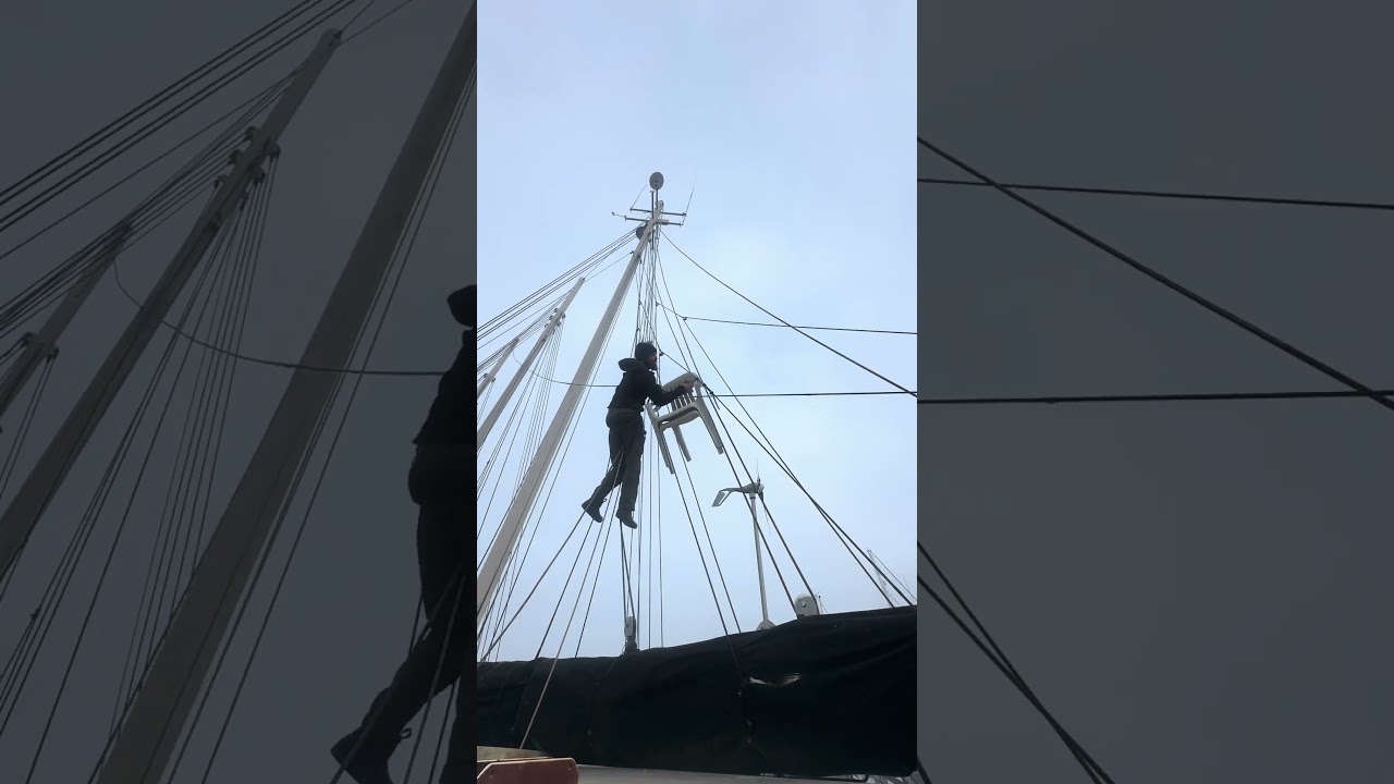 Don’t try this at home!😂 flying chair in the mast…but how?! #boatlife #sailaway #sailboat