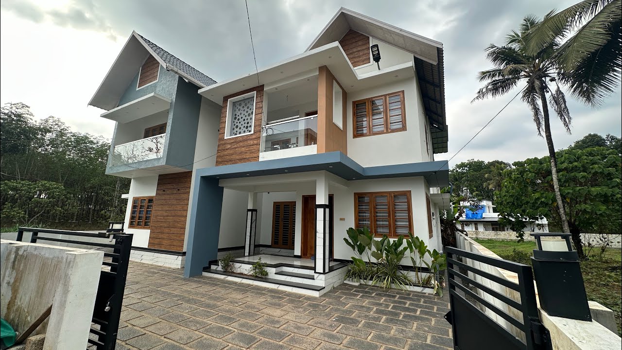 ഒരു വർഷം മാത്രം പഴക്കം FURNITURE എല്ലാം ഉൾപ്പെടെ 4 BHK വീട് 