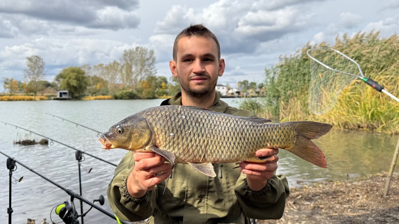 З батьком на рибалку. Ловля сазана та велетенської тарані. Ночуєм на березі річки. Осіння риболовля
