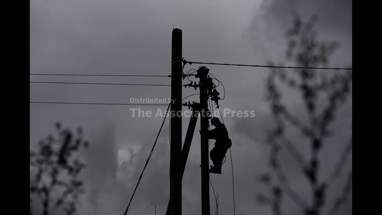 Ukrainians endure power cuts as Russia renews strikes on energy grid