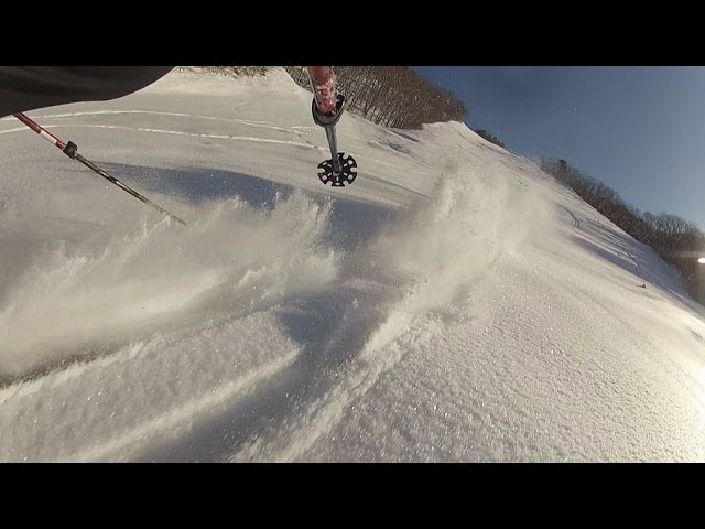 誰もいないヤナバスキー場を滑る　Backcountry skiing in the ski resort closed.