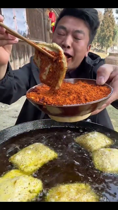 mang Agus 😱😱 lagi makan tahu goyeng panas ‼️⁉️ #mukbang #youtube #eatingsounds #youtubeshorts