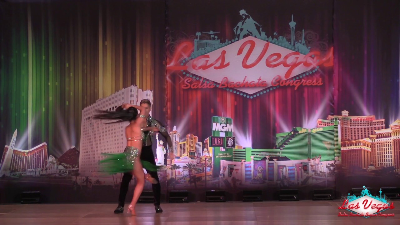 Rafael & Carine from Brazil Saturday Night 2017 bachata dance