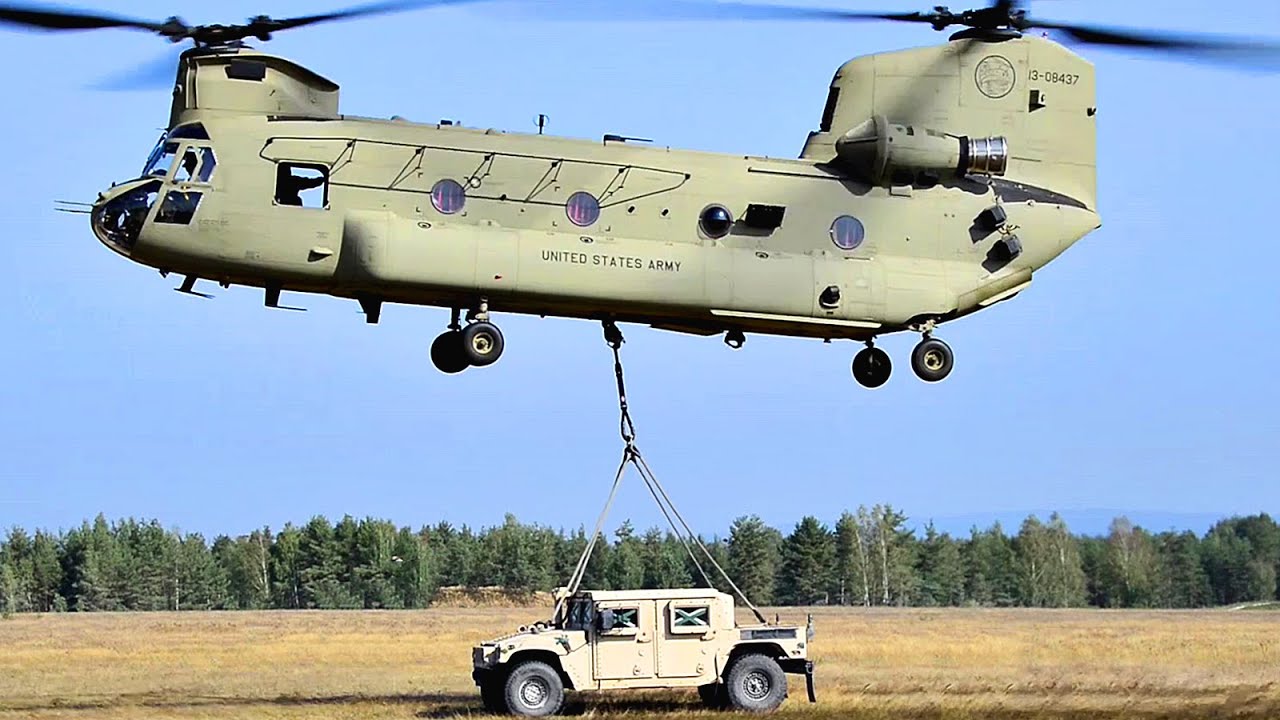 Army Soldiers Sling Load Op With CH-47 Chinook