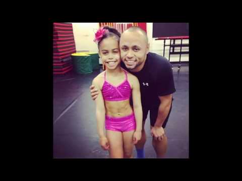 ♕ Muscle Fitness Mother and Daughter  ♕