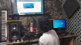 Afro pop with  saviour Bee on the beat for sell
