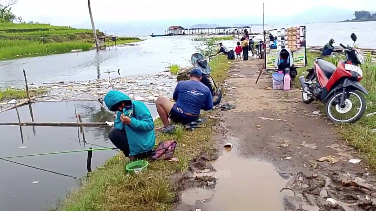 Suasana Waduk Jatigede di Pesisir Desa Karangpakuan Darmaraja