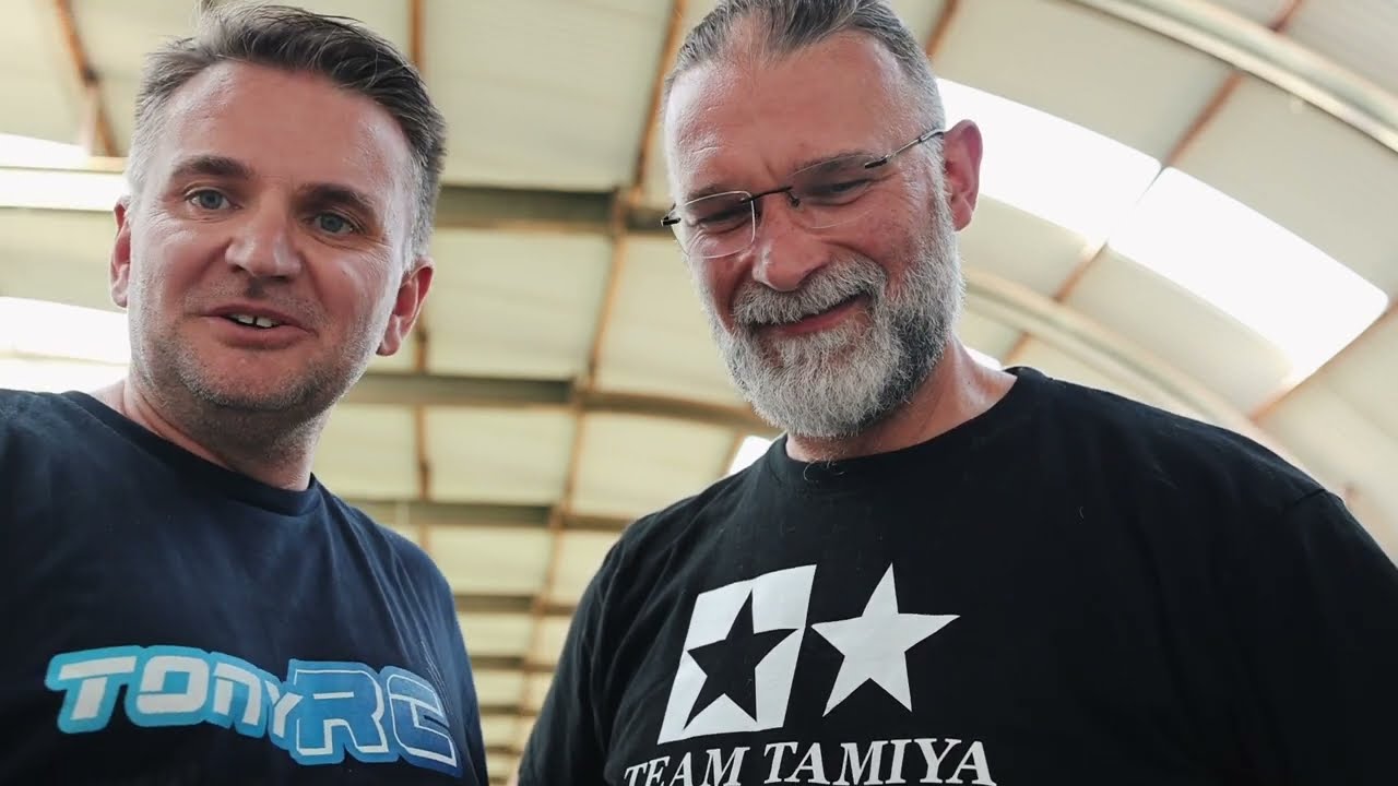 Collection d'Hubert Buggy RC vintage Tamiya AYK Kyosho