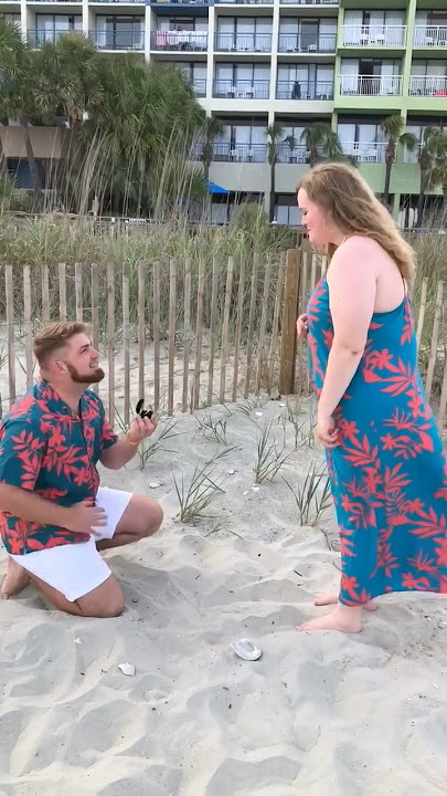 The PERFECT proposal 🥹🥰😍 #proposal #beach #matching #sunset ❤️2019