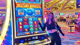 I Played THE LARGEST MEGA VAULT SLOT MACHINE In The Casino!!! screenshot 4