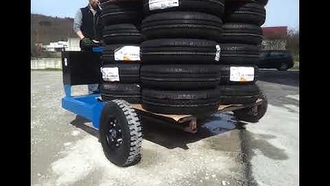 Rough terrain electric stacker CONHERSA