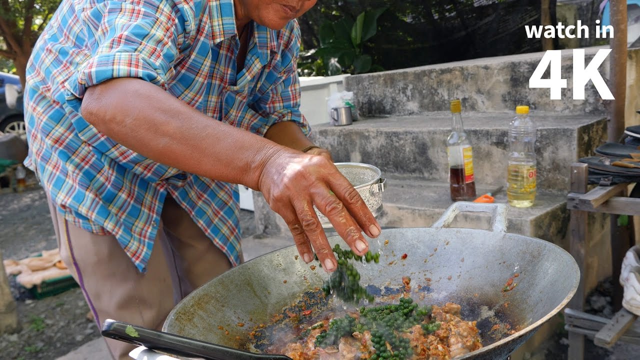 How to Make Thai Chili Frog (ผัดเผ็ดกบ) — Delicious Village Thai Food  Eating! 