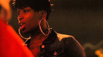 MS HUSTLE AFTER HER VICTORY LAP VS O