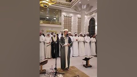 عبد العزيز سحيم يصلي في الامارات و يبهر الجميع بتلاوة جميلة