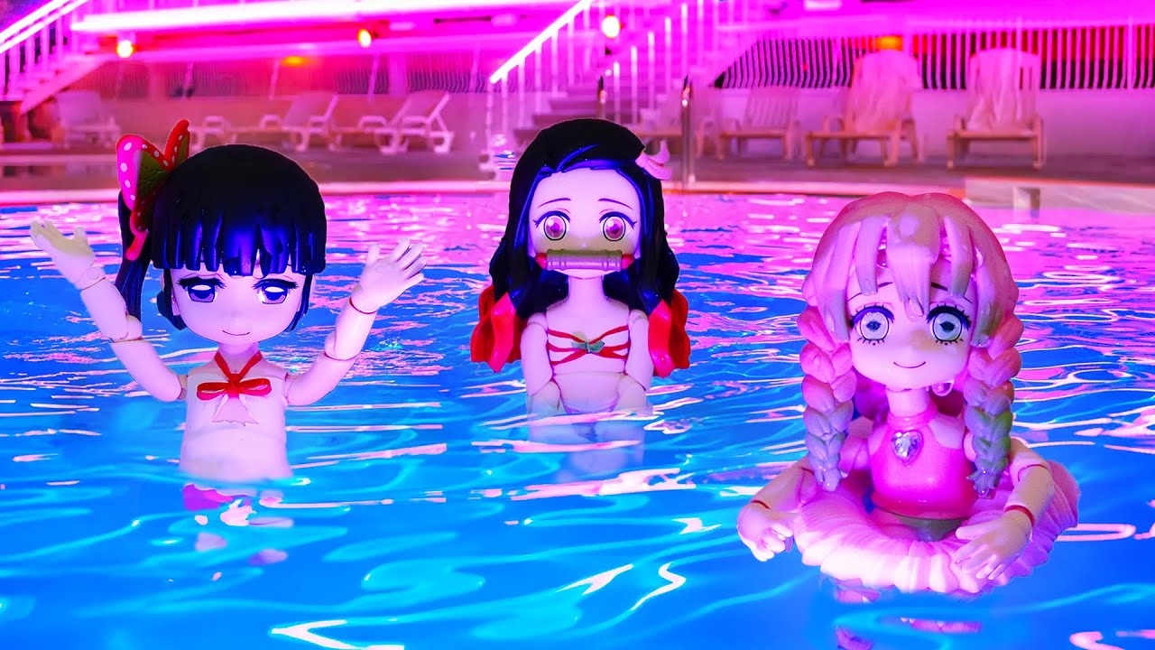 【鬼滅の刃】プールで水着❤️おばみつ、炭カナ、ぜんねず人形が風船で変身リメイク手作りDIY✨夏休み水遊びドールハウス🌼みつり、ねずこ、カナヲ声真似　リカちゃん
