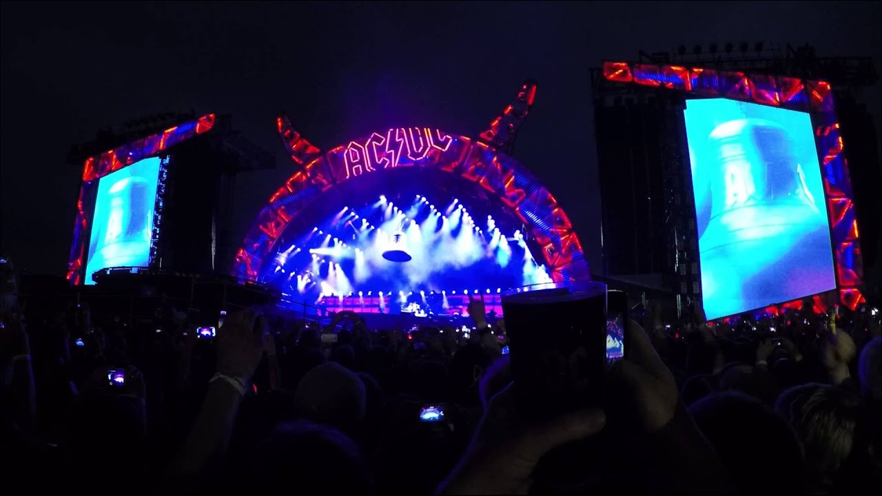 AC/DC - Hells Bells - Rock or Bust Tour - Hockenheimring - 16-05-2015 ...