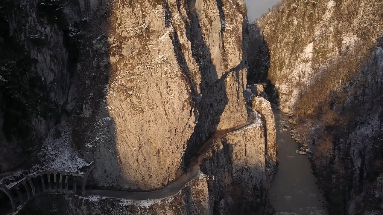 Самая страшная дорога в России - Старая дорога на Красную поляну - YouTube