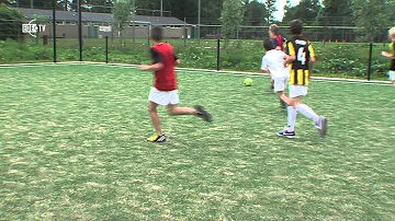 Wekerom voetbalt voor titel KNVB straatvoetbaltoernooi (EDE TV Nieuws 26-05-2014)