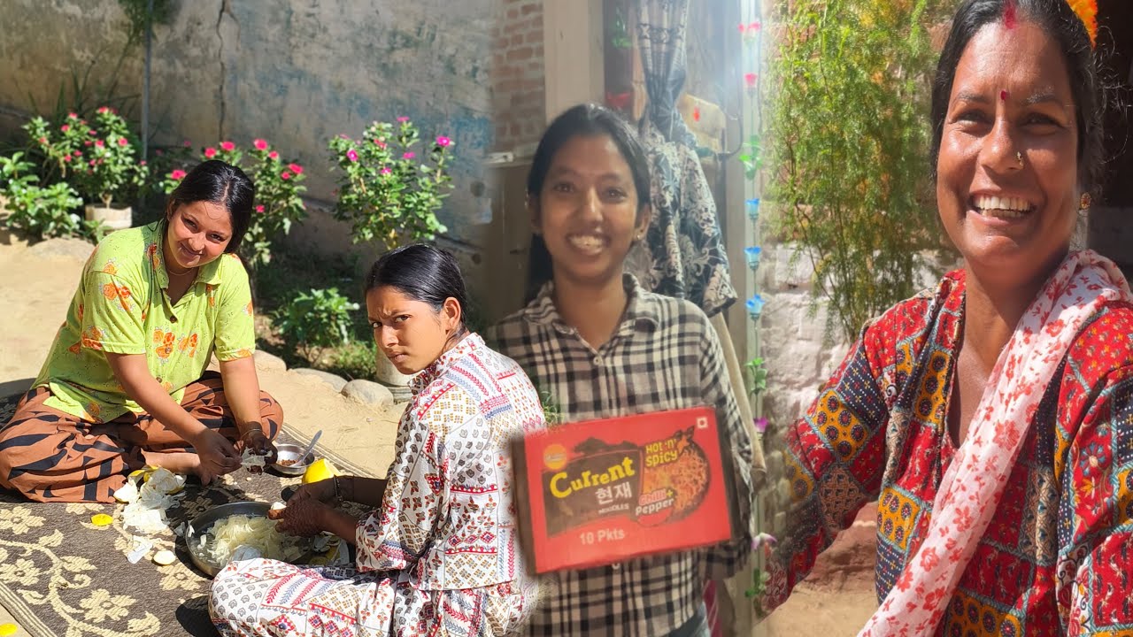 // Humne magai current hot, and spicy noodle 🍝  // #Riyaruhivlog //