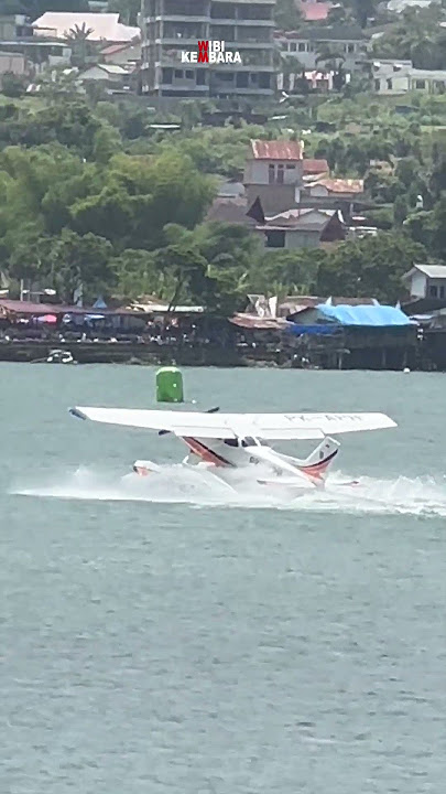 PERDANA, Pesawat AMPHIBI mendarat di Danau Toba, F1 H2O Championship #shorts #wibikembara #balige