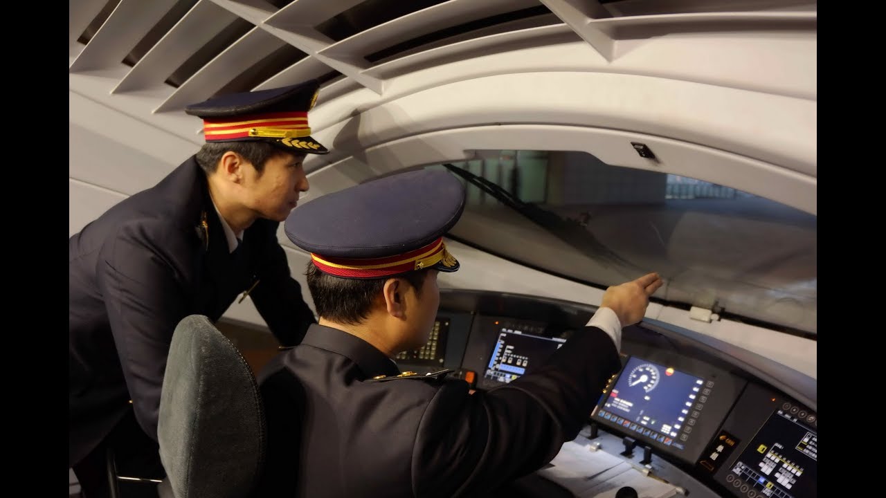 新聞 搭高鐵爆哭1hr 仙女服務員 跪地幫她擦淚 網讚 人 Gossiping板 Disp Bbs