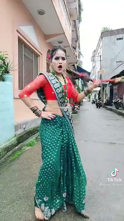 Kamber Larak Larak Hallaudai Nepali Viral Tik Tok Girl🔥#Nepalitiktok #Nepalitiktokdance #NepaliViral