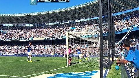 Racing venció a Vélez con solvencia y sigue prendido en la lucha por el título