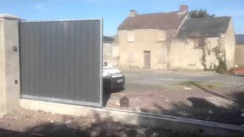 Louver Cladding Sliding Gate