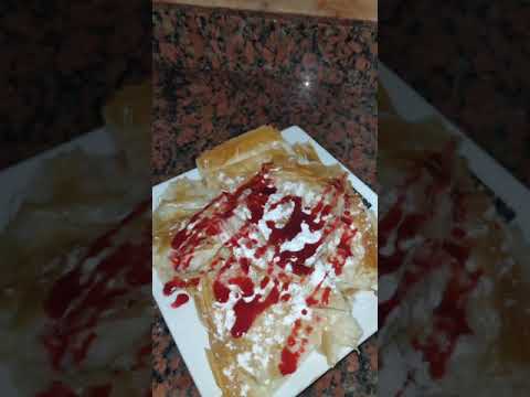 أسهل طريقة للفطير بالسكر واللبن وصوص الفراوله بمنتهي السهولة  فطيرة فطيرة بدون دقيق ابيض