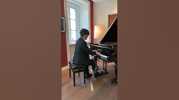 Probably the first ever short video here with baroque music! #bach #toccata #piano #petergrigorian