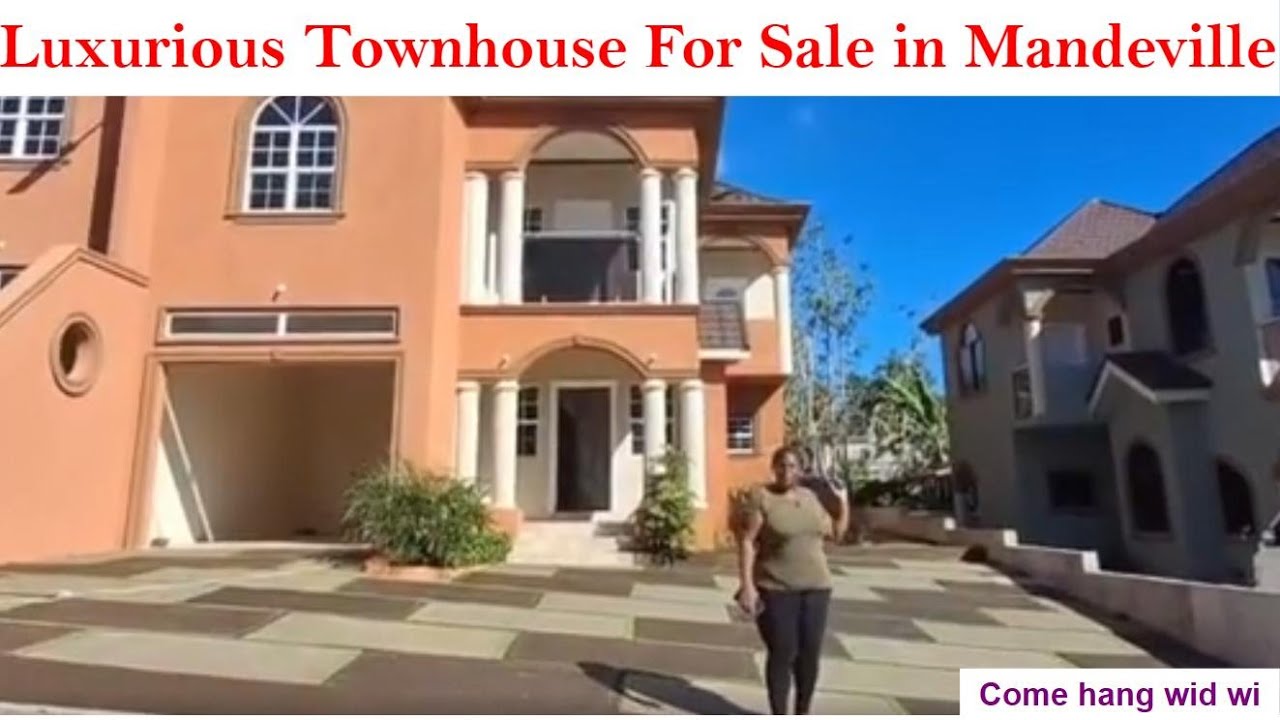 Продается таунхаус в закрытом жилом комплексе в Мандевилле.