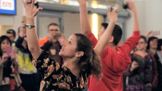 Flashmob jotero en el aeropuerto de Zaragoza